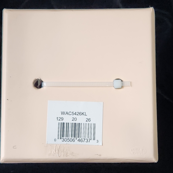 NWB Pink Band and Rose Gold Color Fashion Watch never been out of box. - Picture 4 of 5